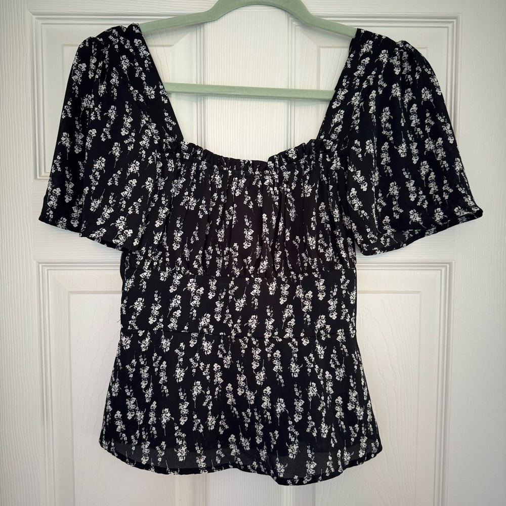Francesca’s Black & White Top XXS